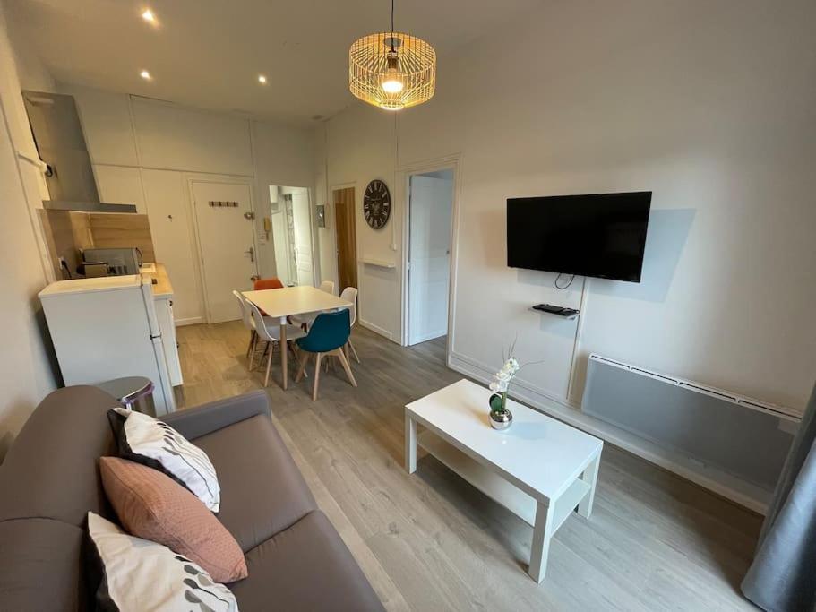 Ferienwohnung Cosy T3 Proche Gare Et Polygone Béziers Exterior foto