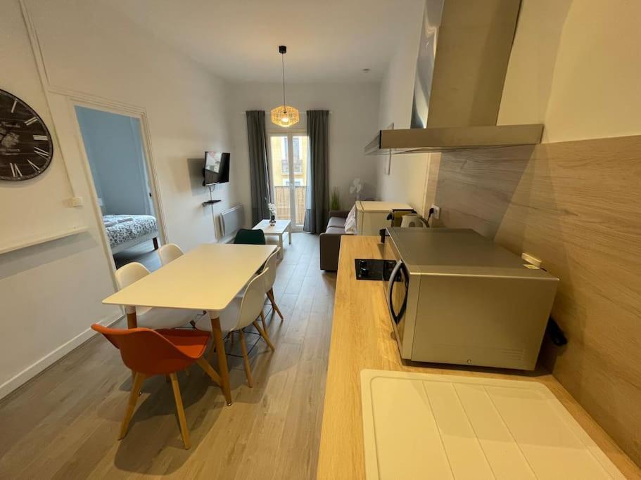 Ferienwohnung Cosy T3 Proche Gare Et Polygone Béziers Exterior foto