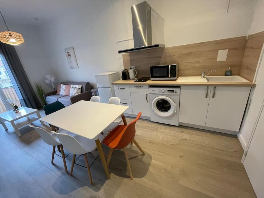 Ferienwohnung Cosy T3 Proche Gare Et Polygone Béziers Exterior foto